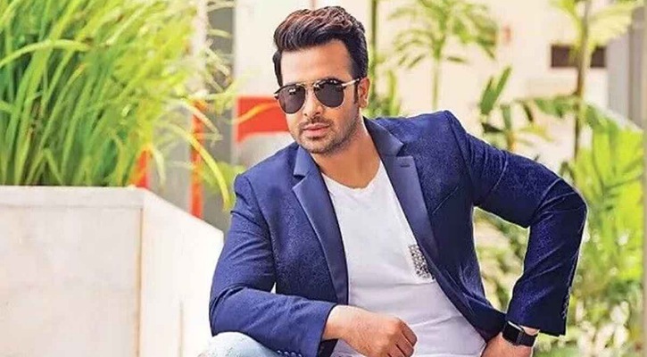 এসএমসির কাছে ৪ কোটি টাকা ক্ষতিপূরণ চেয়ে শাকিব খানের লিগ্যাল নোটিশ