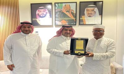 সৌদি সরকারের পক্ষ থেকে হাব সভাপতিকে শুভেচ্ছা স্মারক